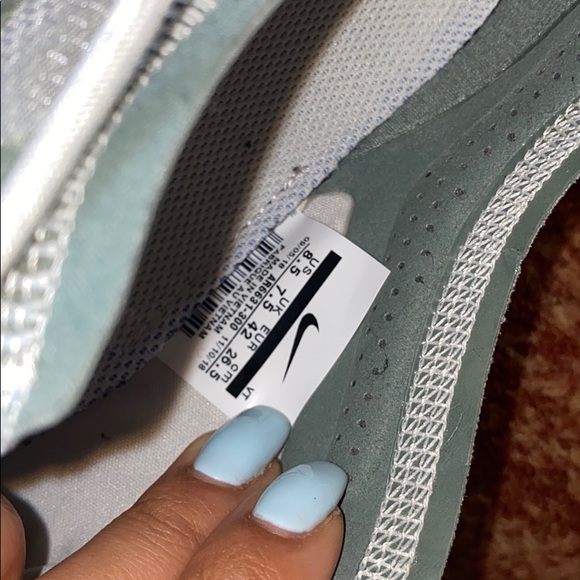 Men’s Vapor max - Picture 3 of 5